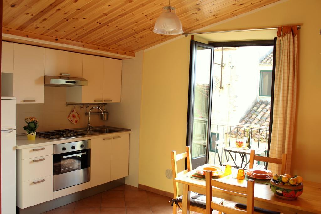 Gaia Holidays Apartments 체팔루 외부 사진