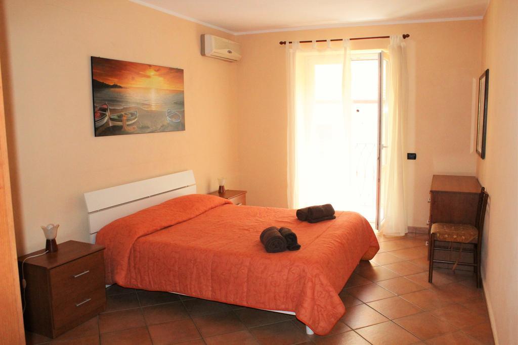 Gaia Holidays Apartments 체팔루 외부 사진