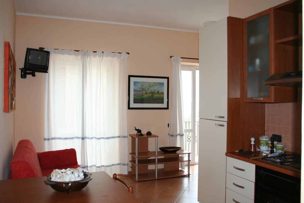 Gaia Holidays Apartments 체팔루 객실 사진